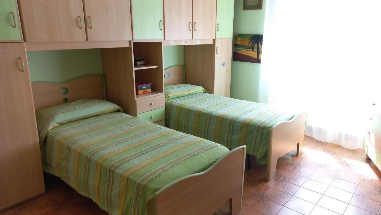Appartamento Incantevole Al Centro Di Torvaianica Kültér fotó