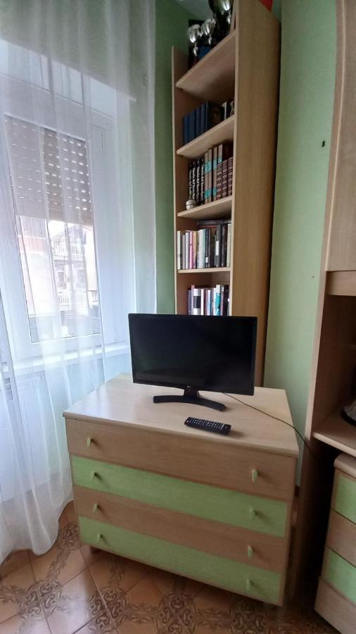 Appartamento Incantevole Al Centro Di Torvaianica Kültér fotó